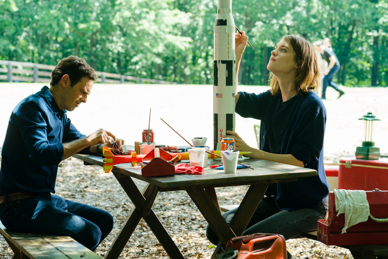 Scoot McNairy, Mackenzie Davis (Photo: AMC)